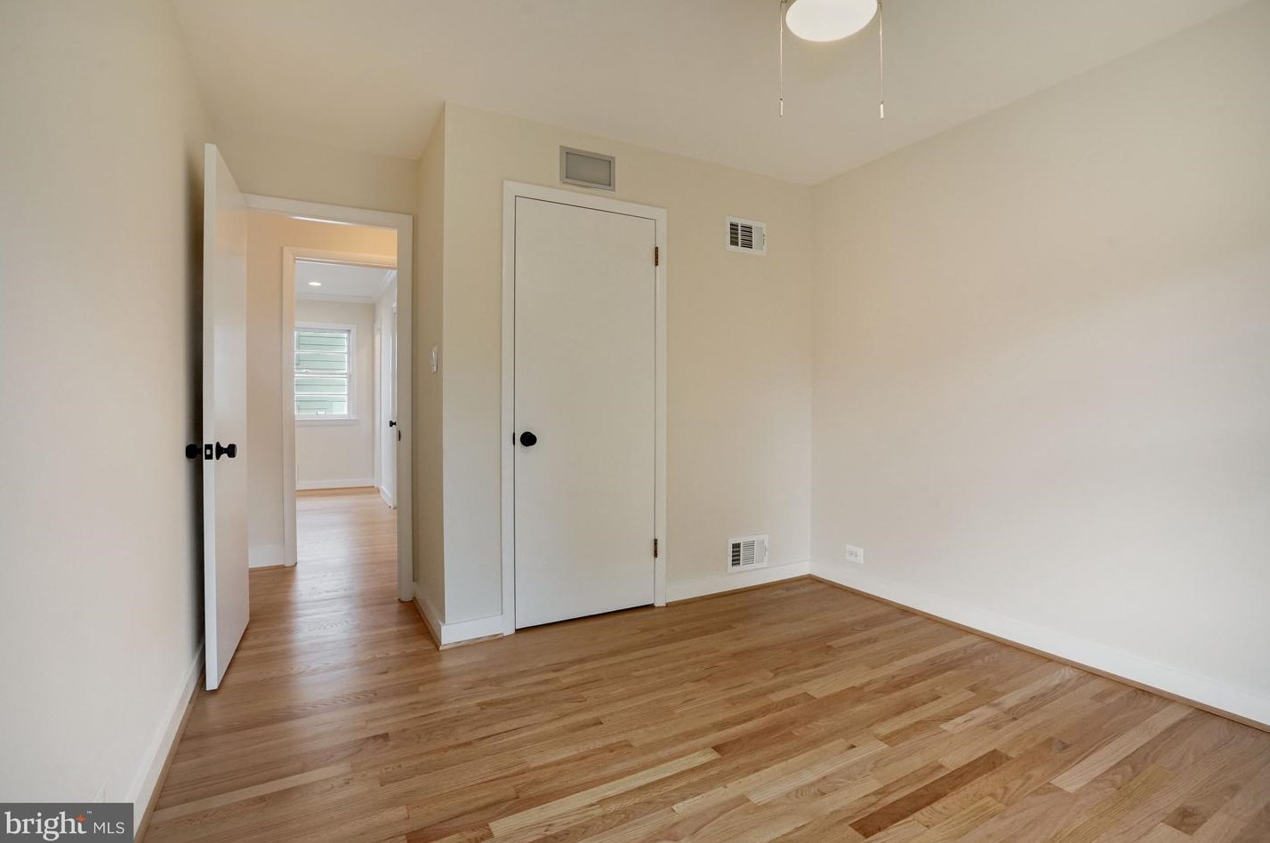 2600 Nottingham St, Arlington VA  22207-1249 exterior