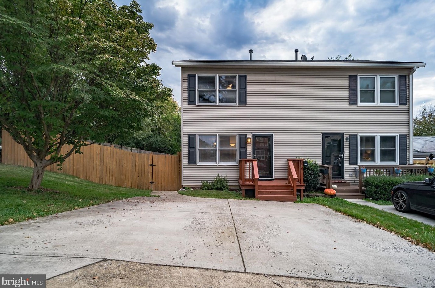 3101 Grove St, Arlington, VA 22202-2334