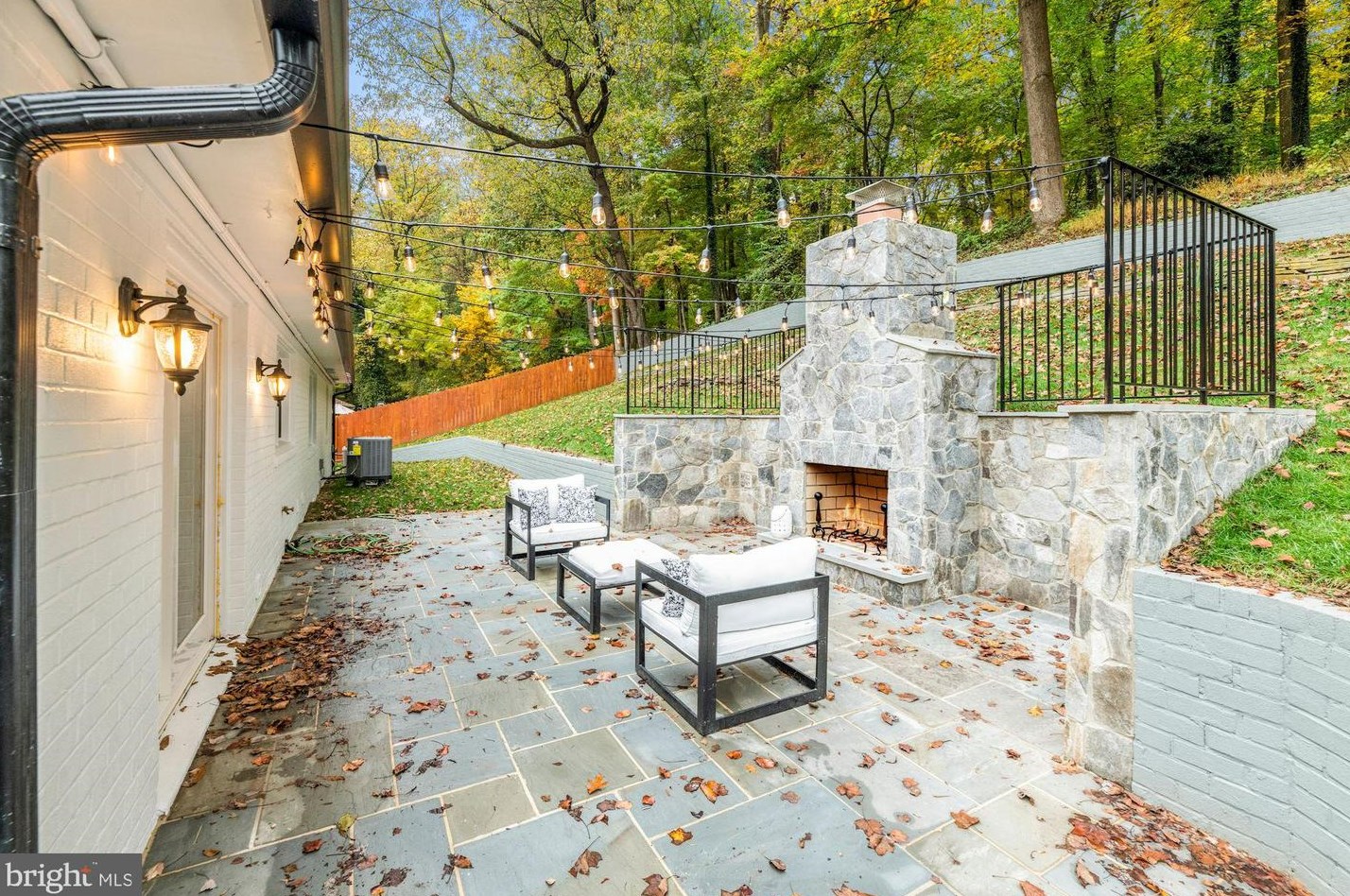 2762 Randolph St, Arlington VA  22207-5223 exterior