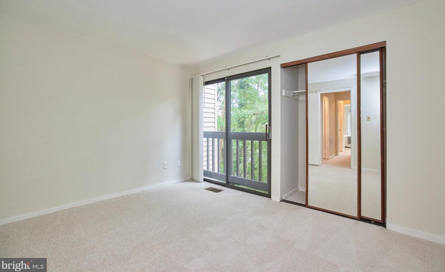 1229 Quinn St, Arlington VA 22209-3305 exterior