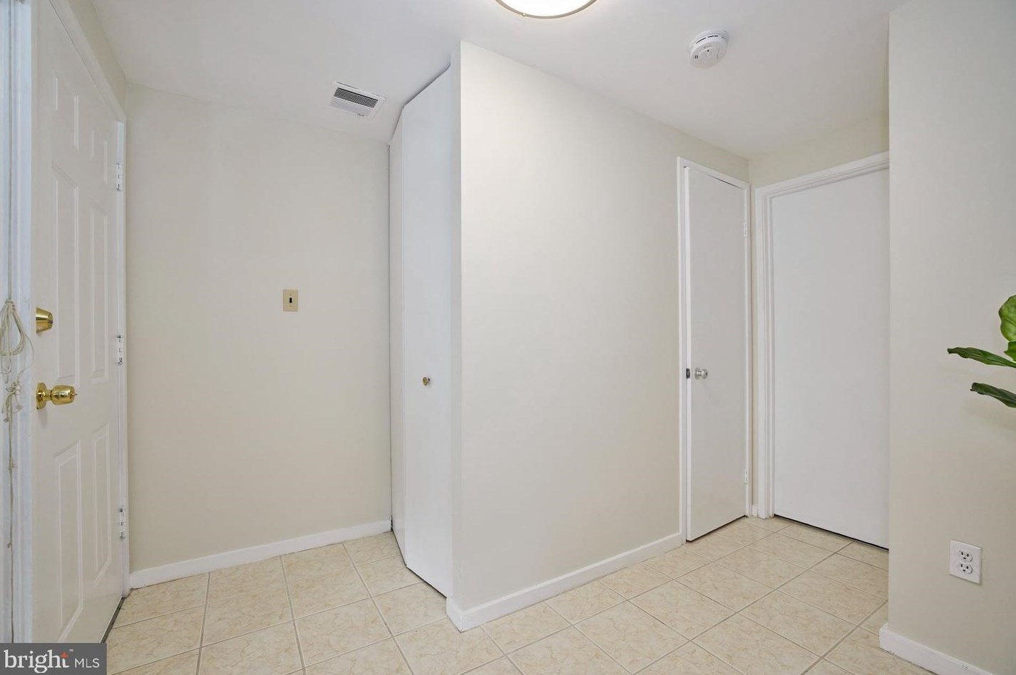 1229 Quinn St, Arlington VA 22209-3305 exterior