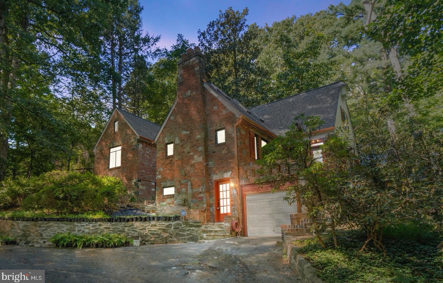 4120 41st St N, Arlington, VA 22207