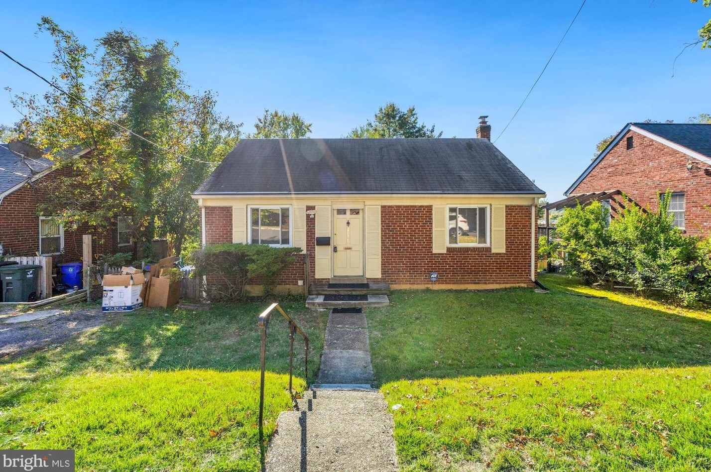 2028 Quincy St, Arlington, VA 22204-5152
