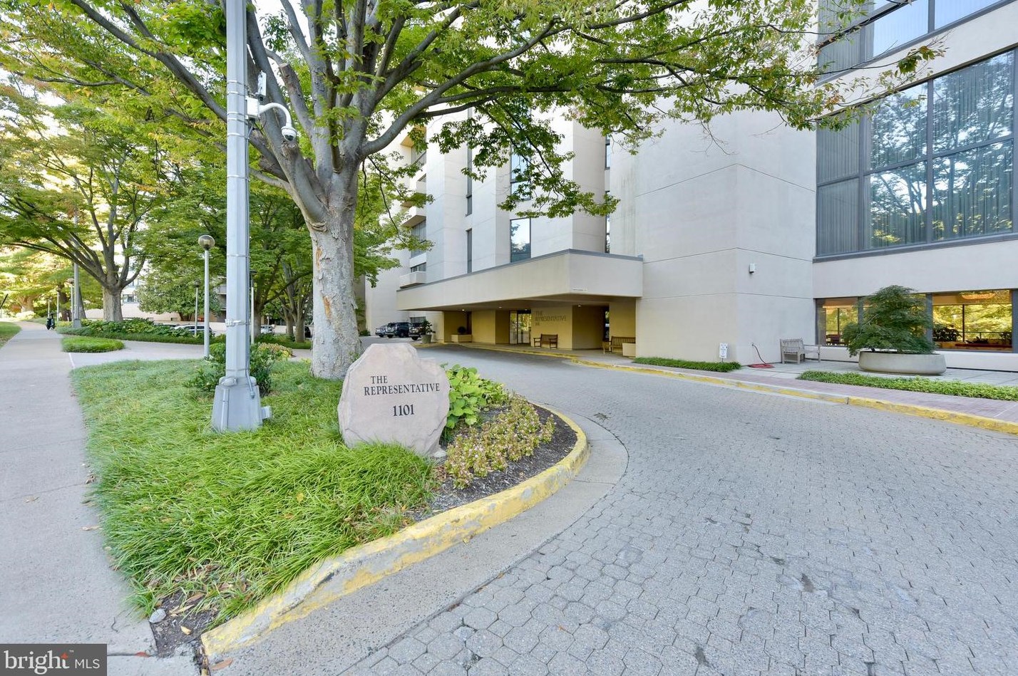 1101 S Arlington Ridge Rd #402, Arlington, VA 22202