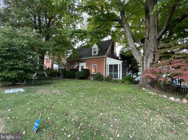 1207 Dinwiddie St, Arlington, VA 22205-2532