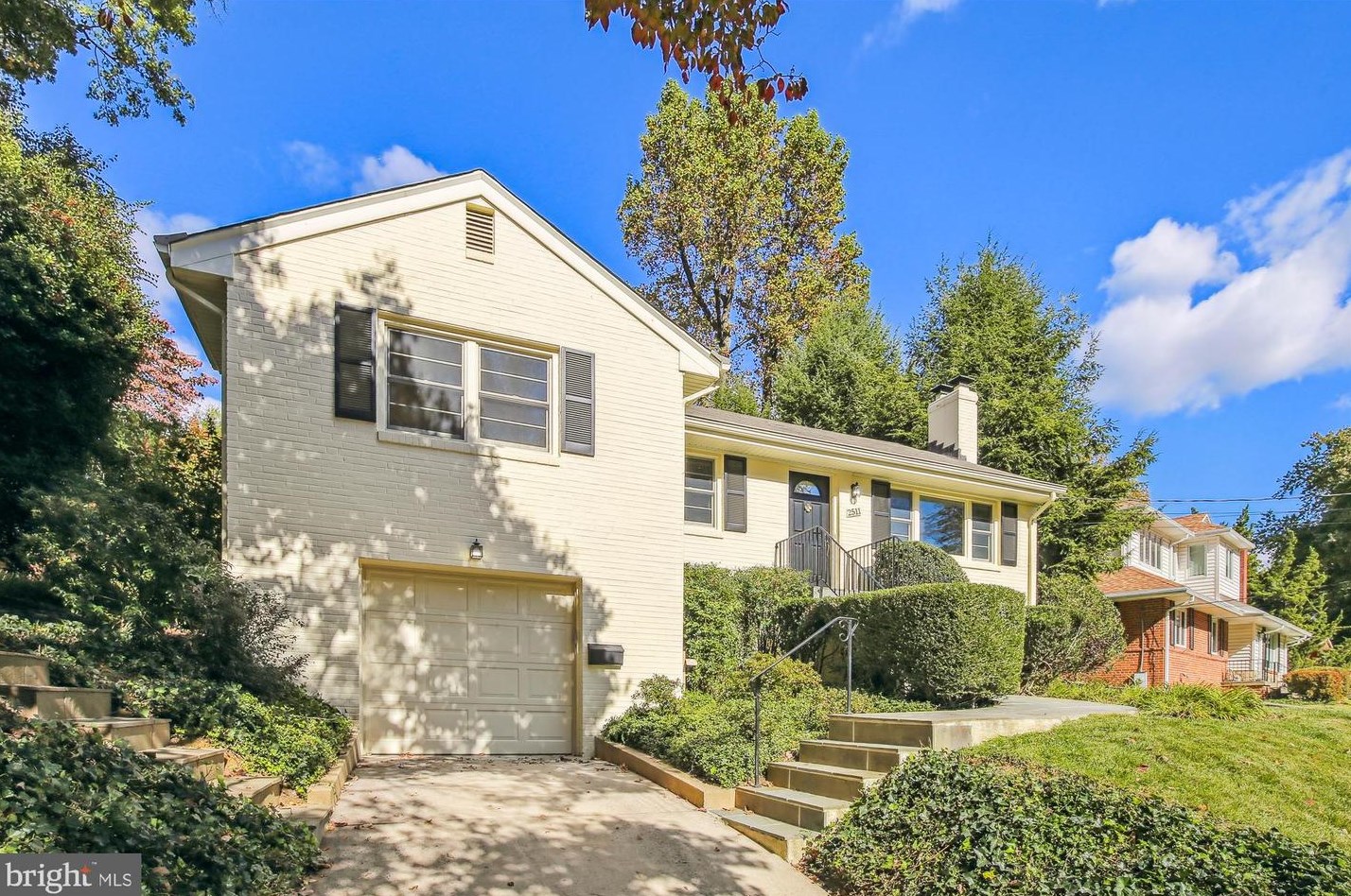2511 Vermont St, Arlington, VA 22207-4100