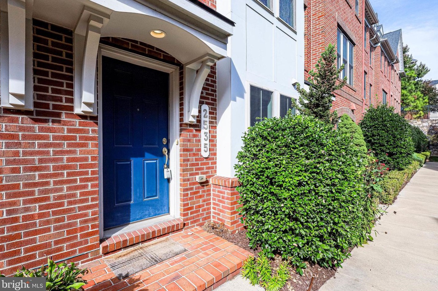 2535 Kenmore Ct, Arlington, VA 22206-2372