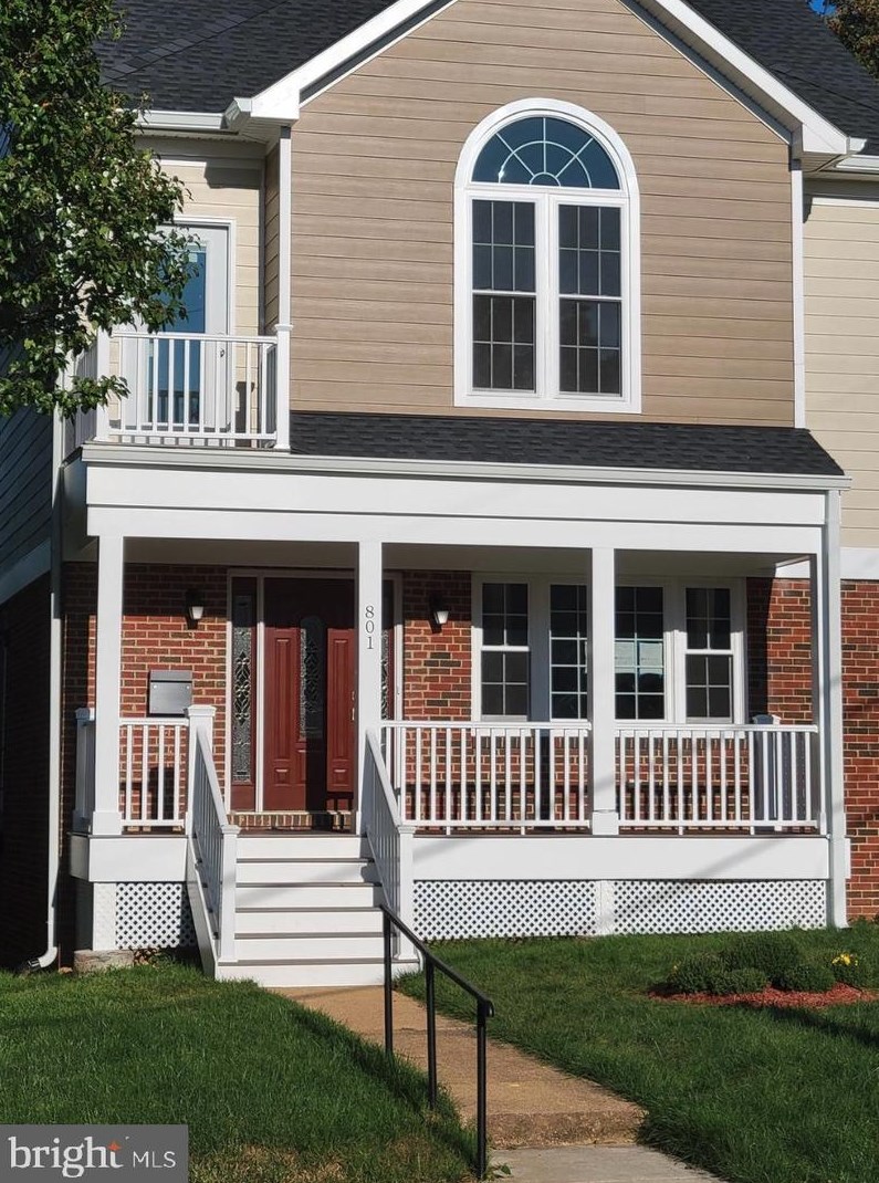 801 Veitch St, Arlington VA  22204-2124 exterior