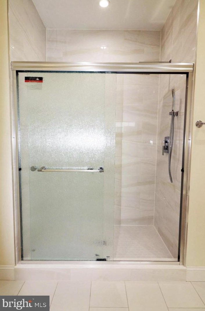 801 Veitch St, Arlington VA  22204-2124 exterior