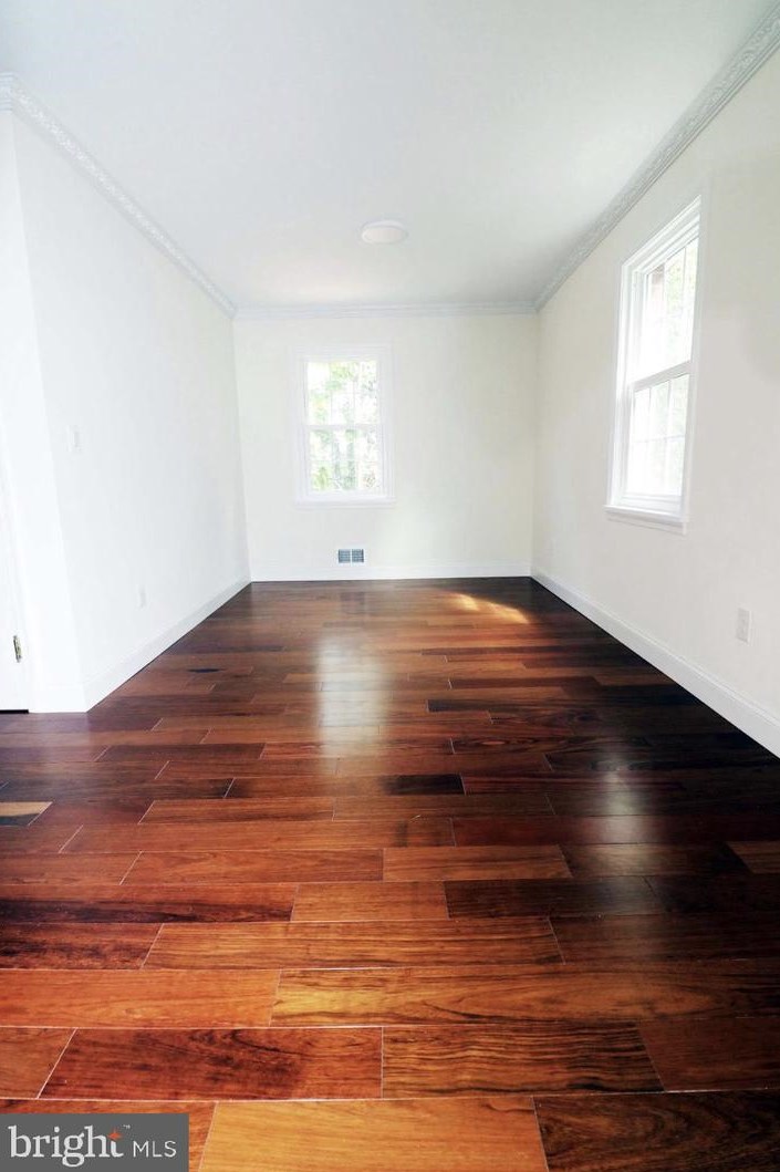 801 Veitch St, Arlington VA  22204-2124 exterior