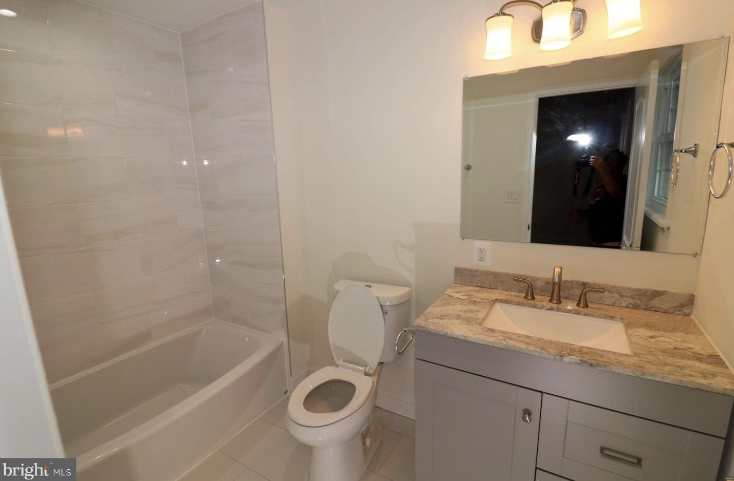 801 Veitch St, Arlington VA  22204-2124 exterior