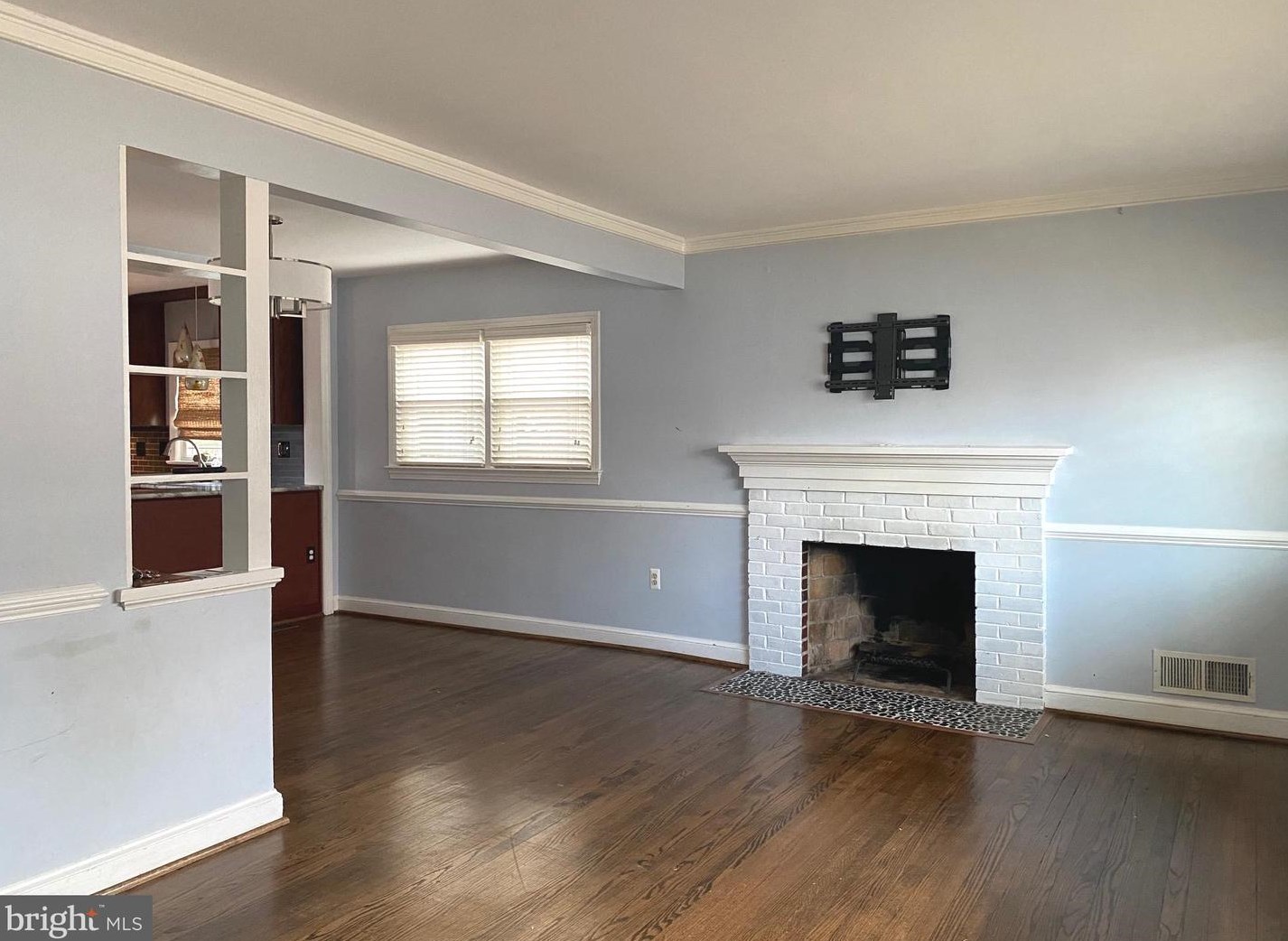 2021 Woodrow St, Arlington VA  22207-2411 exterior