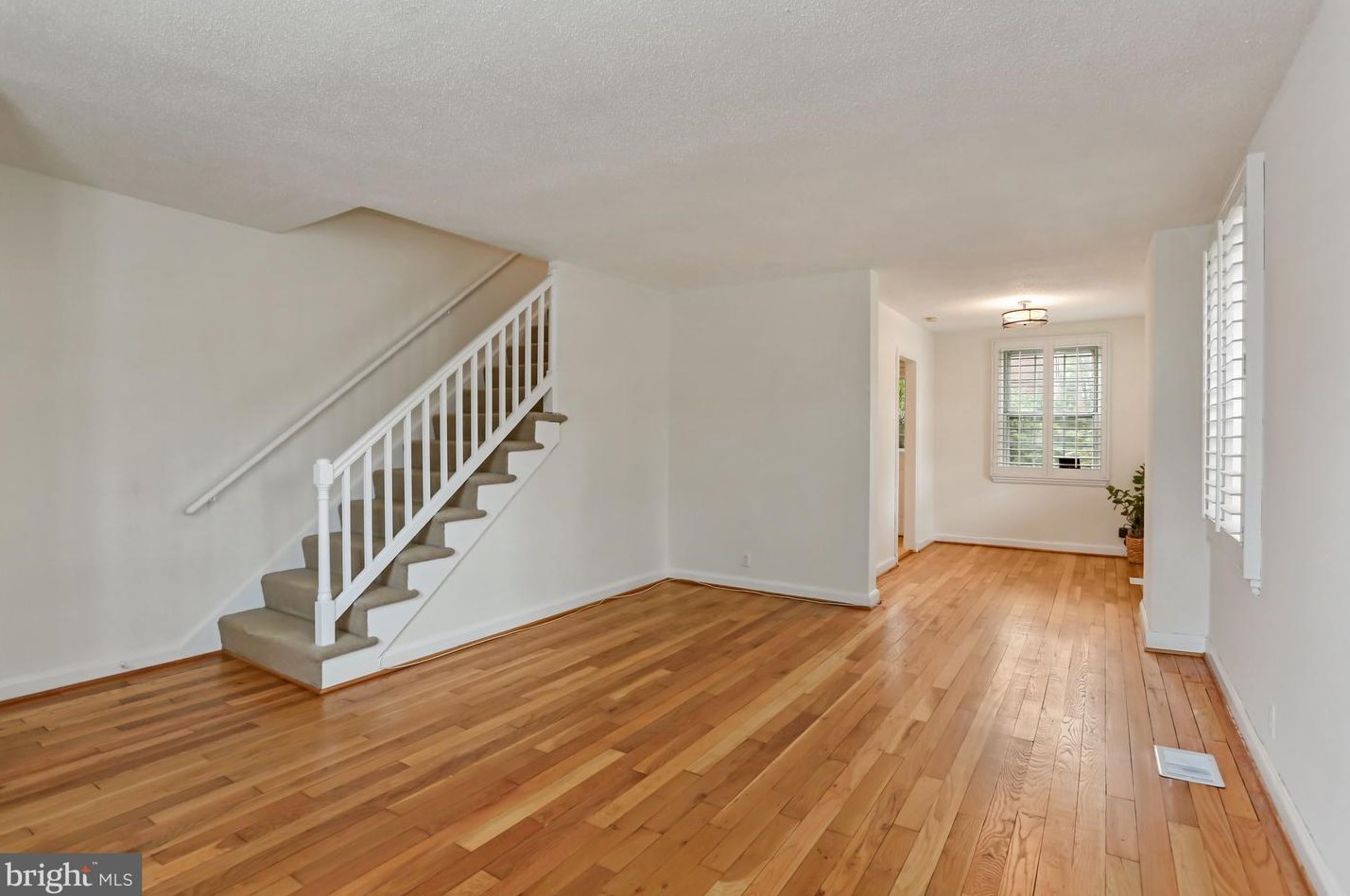 3549 Utah St, Arlington, VA 22207-4444