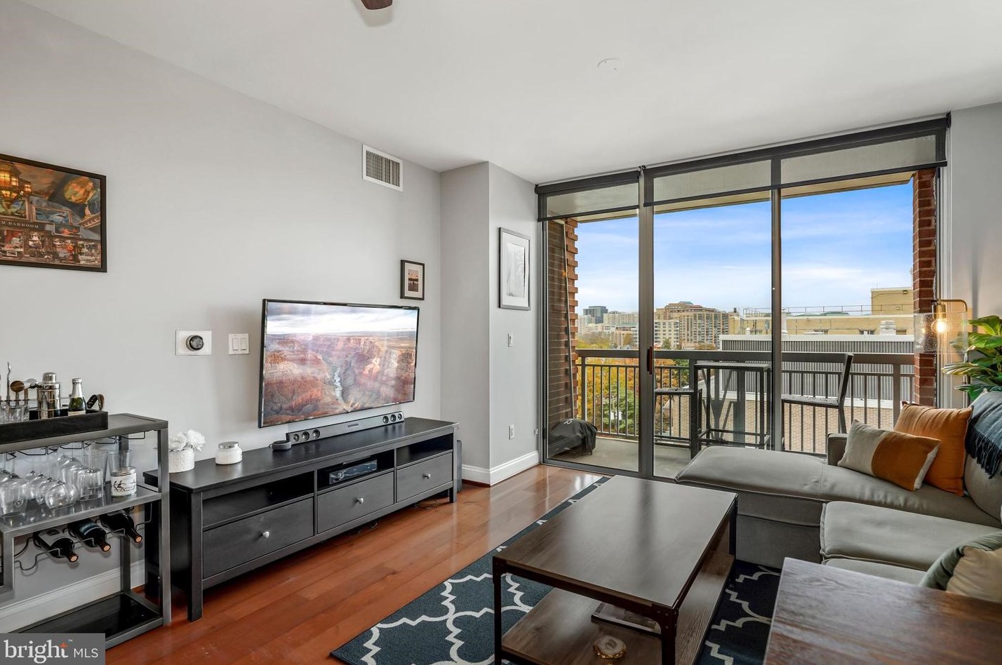 1020 N Highland St #617, Arlington, VA 22201