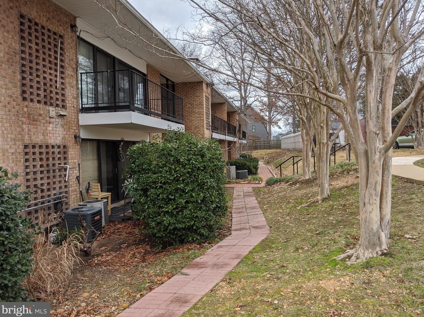 5109 10th Pl S #302, Arlington, VA 22204