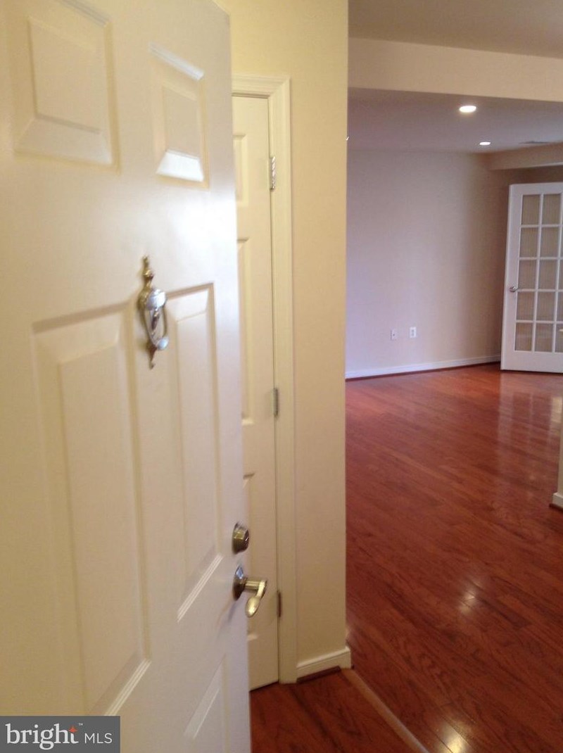 4065 S Four Mile Run Dr #202, Arlington, VA 22204
