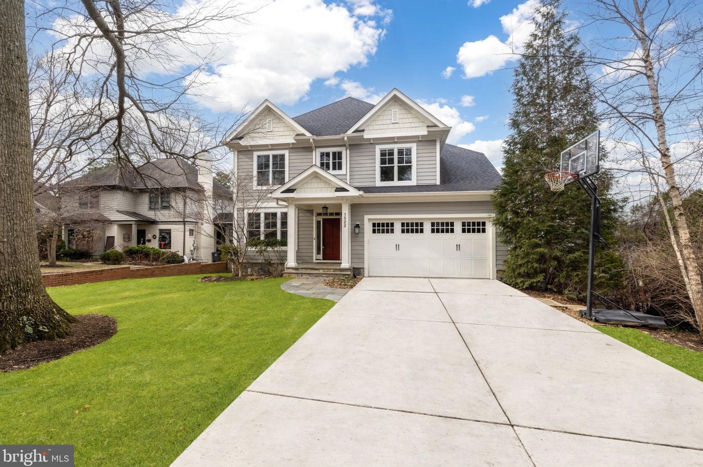 1522 Nicholas St, Arlington, VA 22205-2213