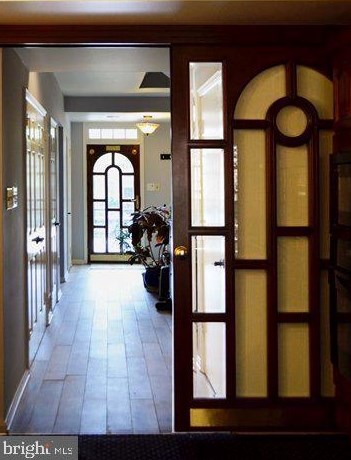 2329 Queen St, Arlington VA  22202-1550 exterior