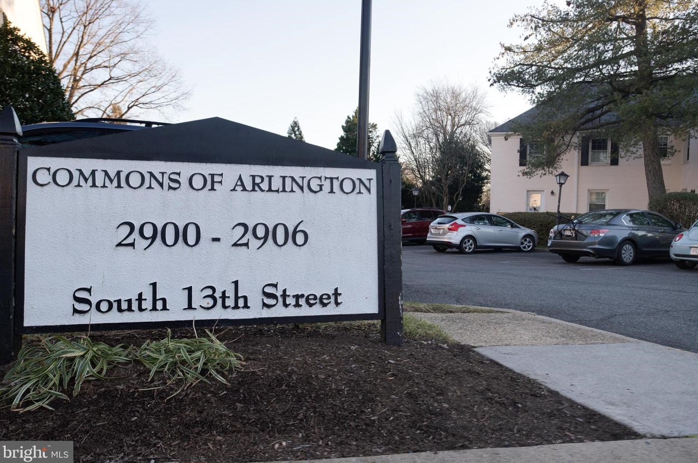 2906 13th St S #6-1, Arlington, VA 22204