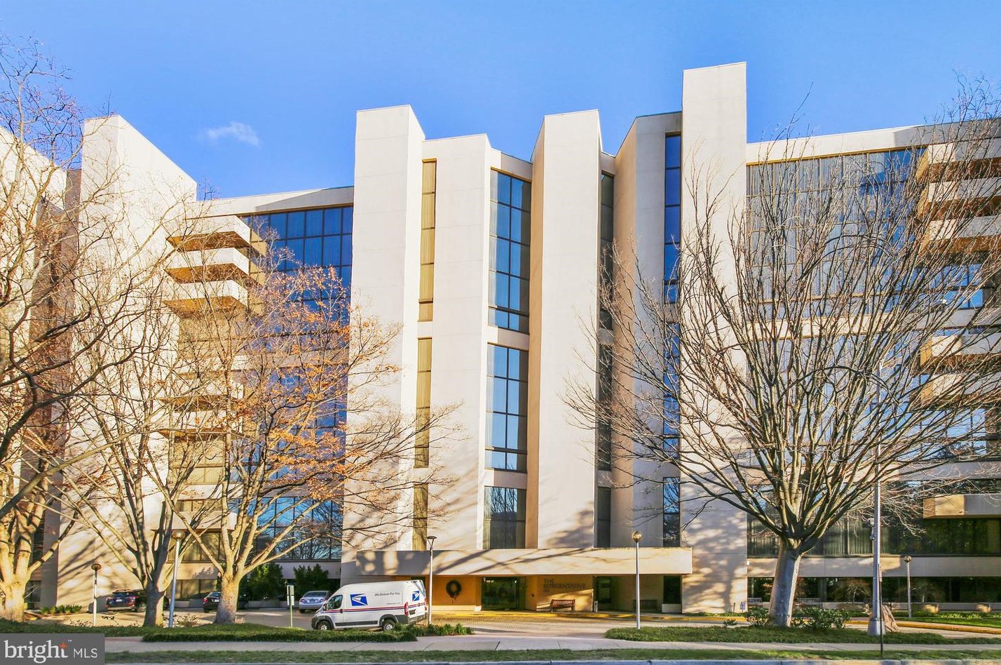 1101 S Arlington Ridge Rd #702, Arlington, VA 22202