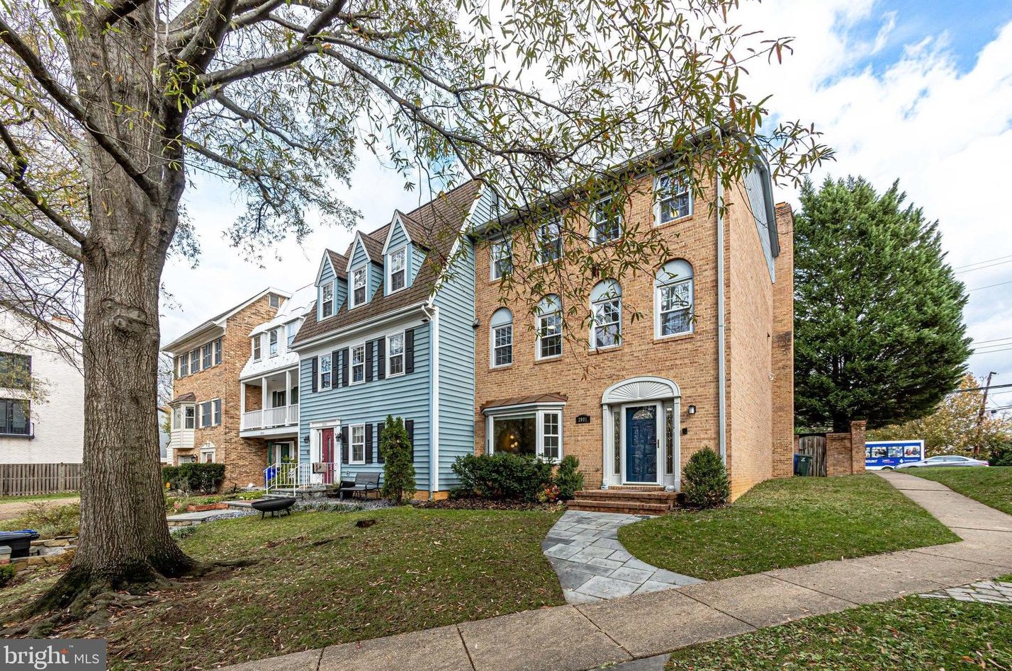 2001 Brandywine St, Arlington, VA 22207-2200