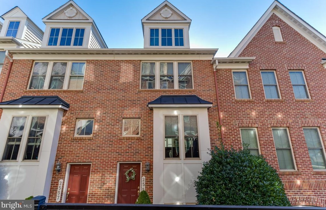 2559 S Kenmore Ct, Arlington, VA 22206