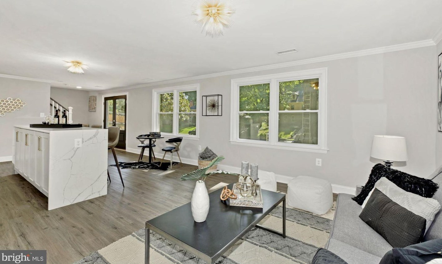 2762 Randolph St, Arlington VA  22207-5223 exterior