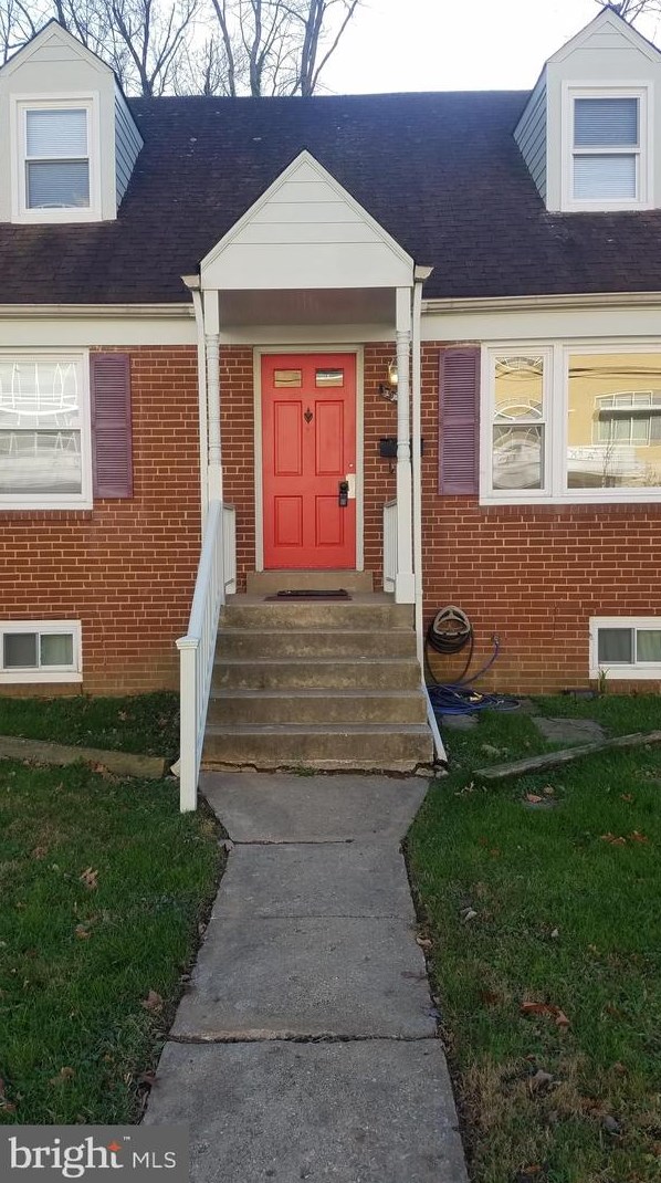 1316 Dinwiddie St, Arlington VA  22206-1065 exterior