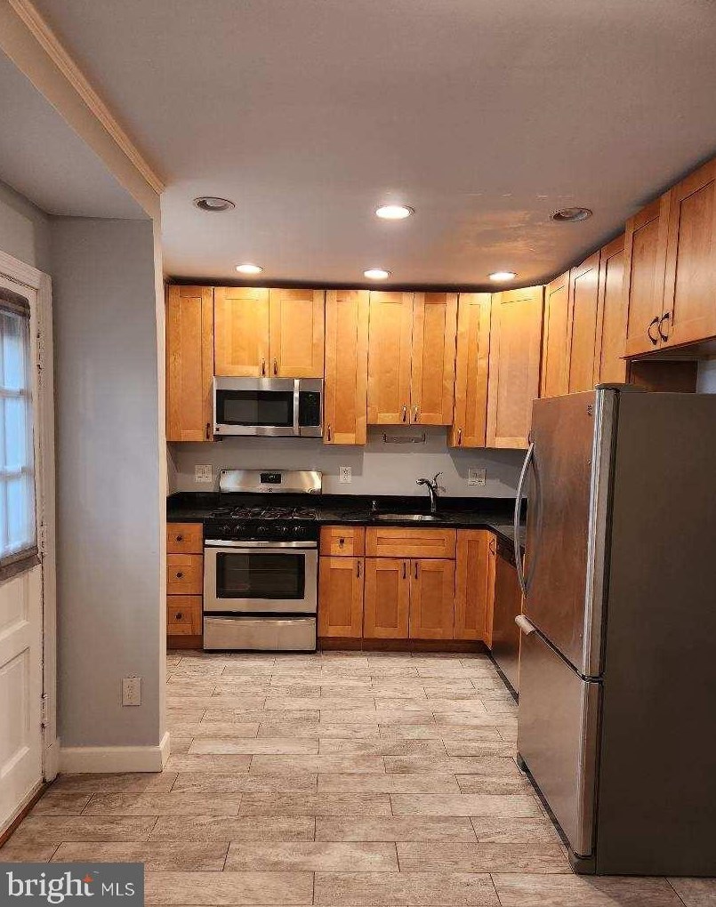 1303 S Barton St #206, Arlington, VA 22204