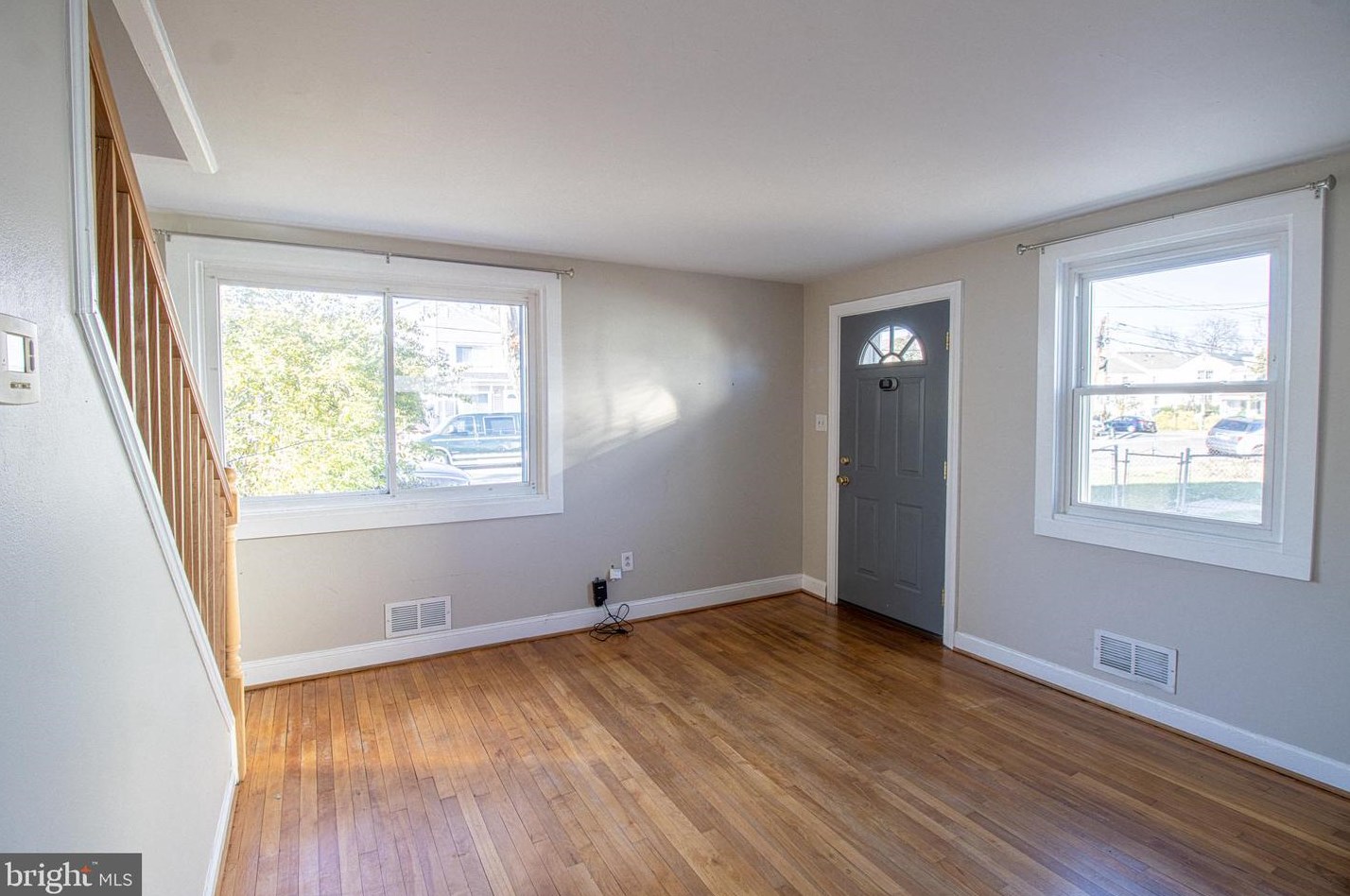 5608 8th St S, Arlington, VA 22204
