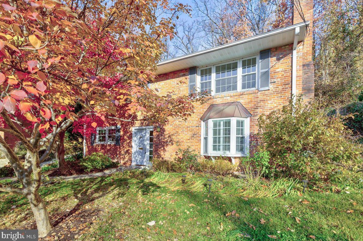 3001 S Hill St, Arlington, VA 22202