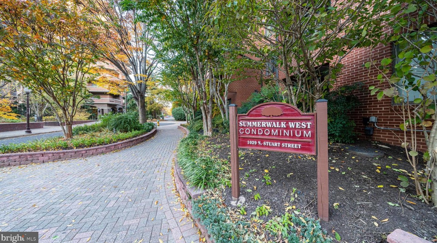 1029 N Stuart St #212, Arlington, VA 22201