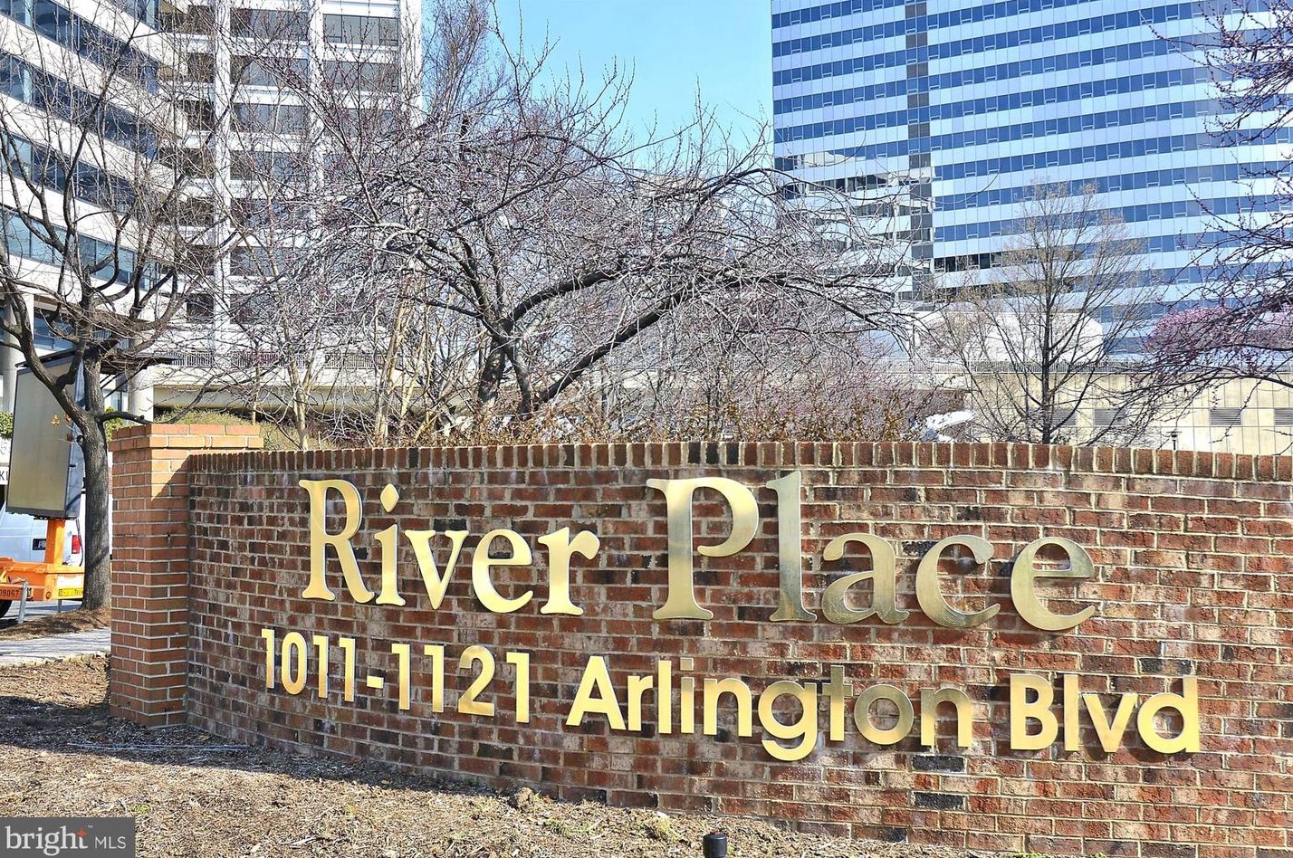 1021 Arlington Blvd #916, Arlington, VA 22209