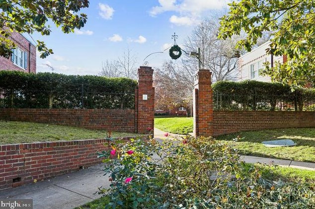 1742 N Rhodes St #5-306, Arlington, VA