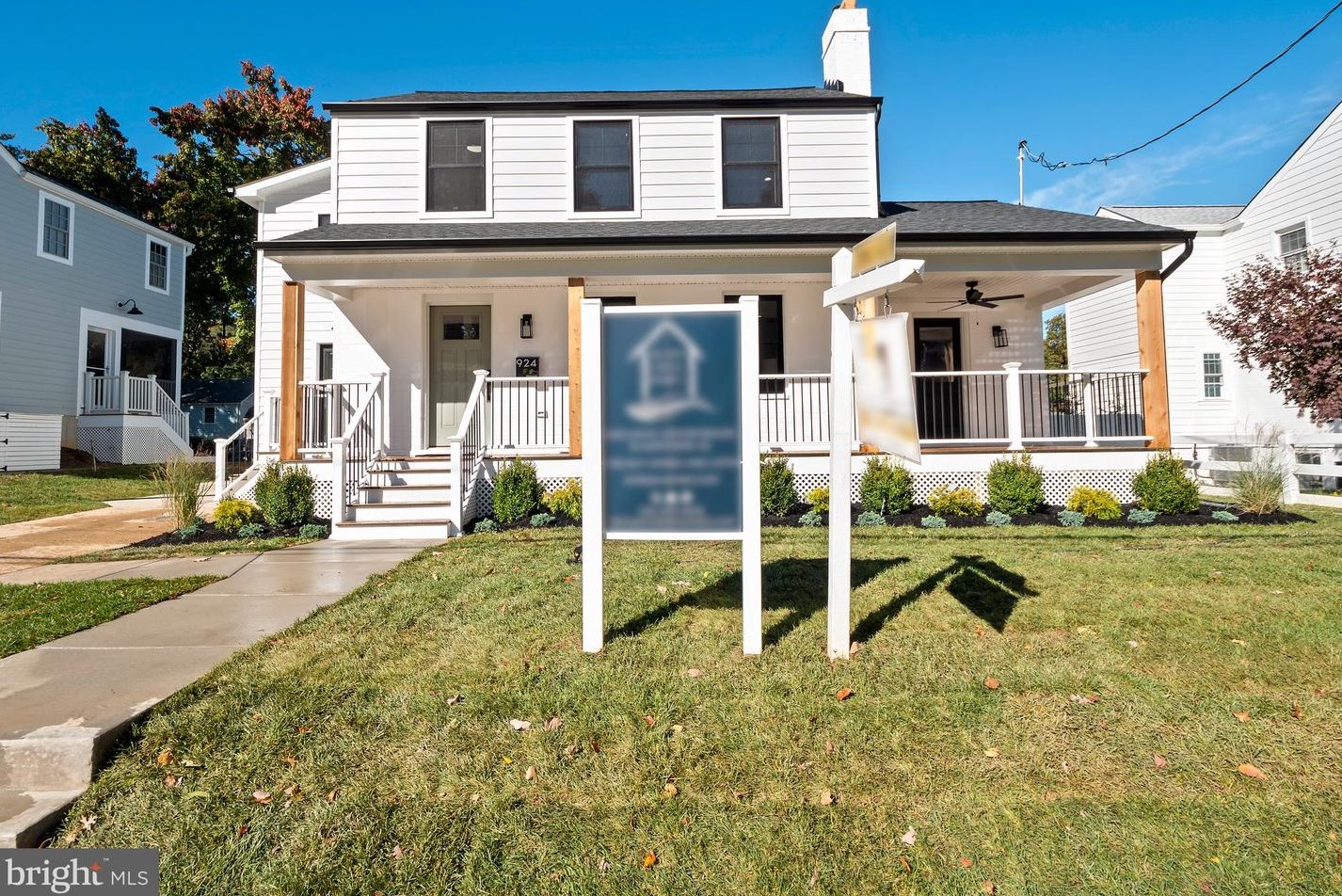 924 Lebanon St, Arlington VA  22205-1434 exterior
