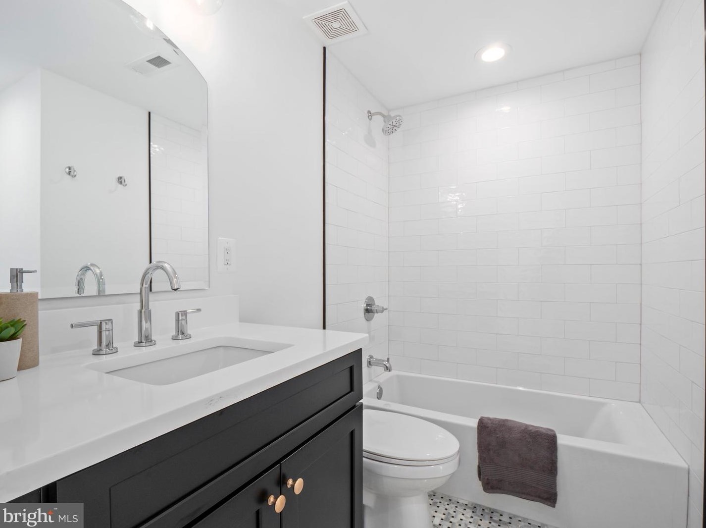 924 Lebanon St, Arlington VA  22205-1434 exterior