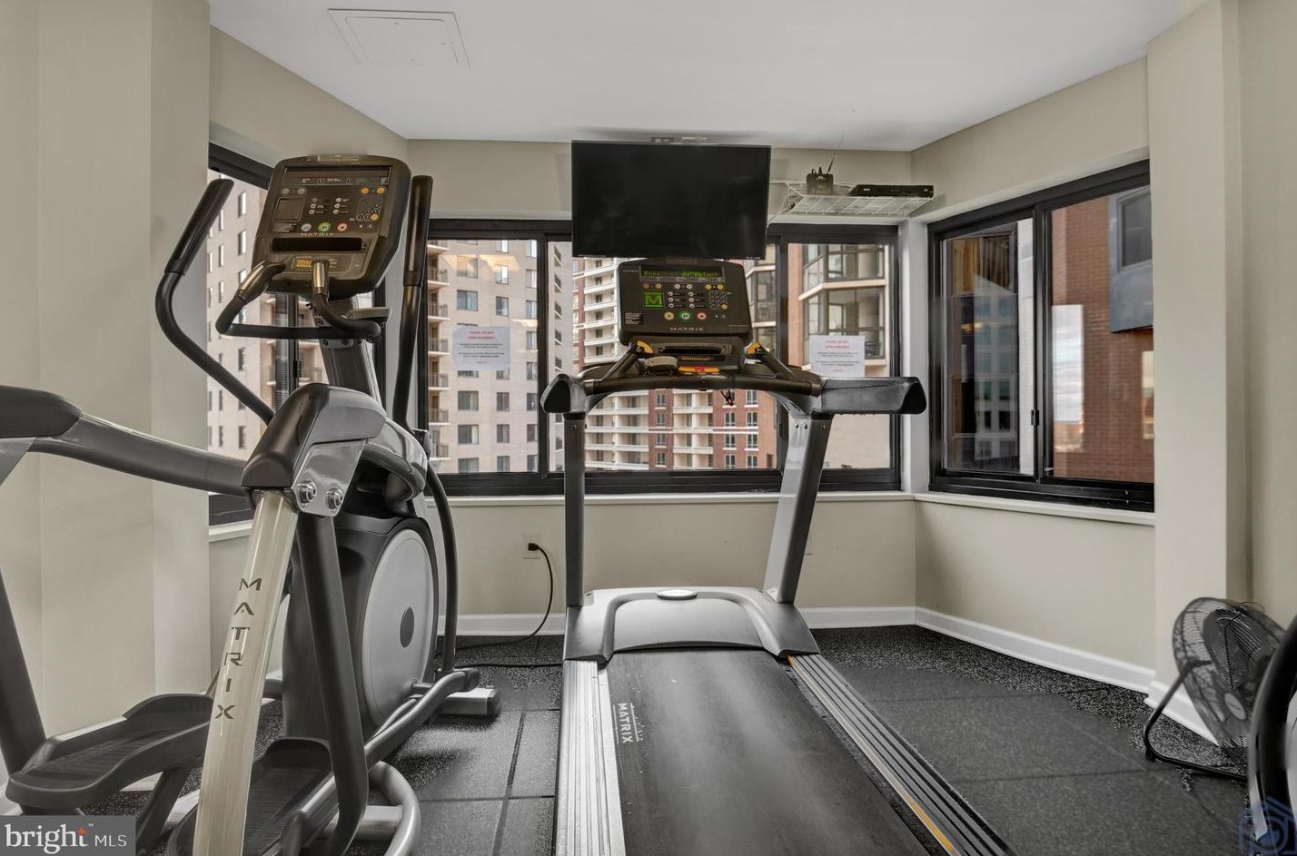 900 Stafford St, Arlington VA  22203-1842 exterior