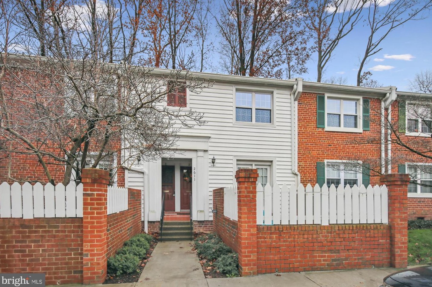 2611 Walter Reed Dr, Arlington, VA 22206-1219
