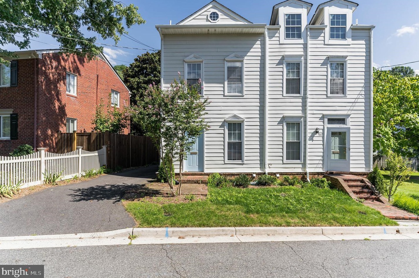 2011 N Oakland St, Arlington, VA 22207