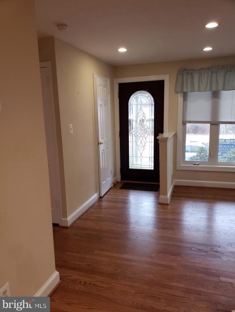 5882 1st St N, Arlington, VA 22203