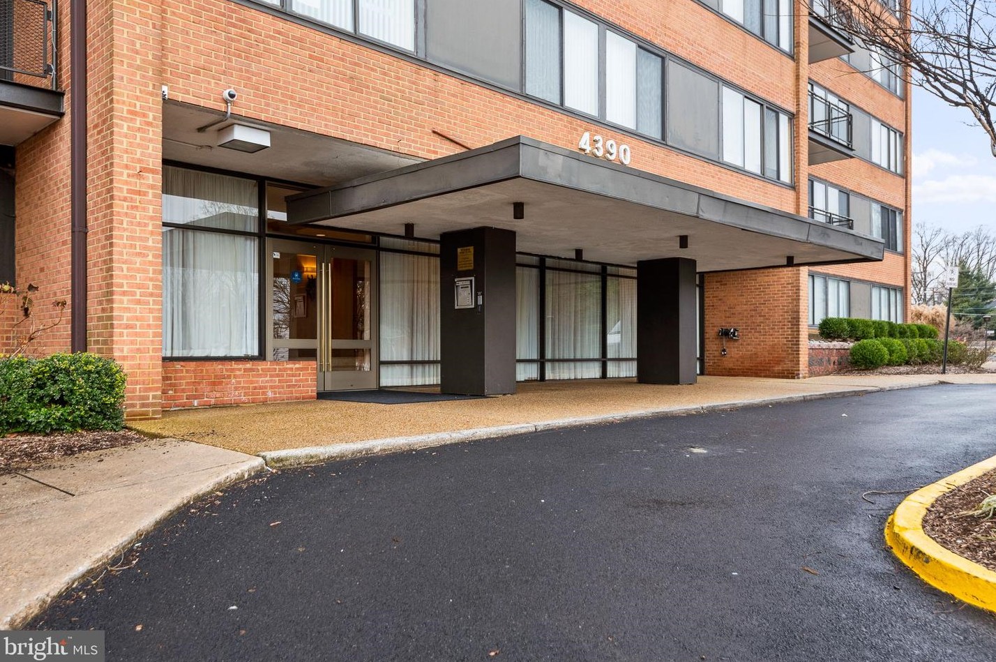 4390 Lorcom Ln #108, Arlington, VA 22207