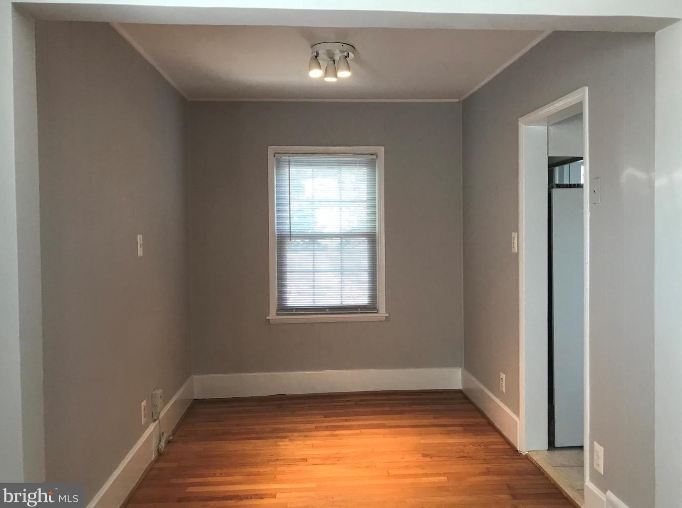 306 Veitch St, Arlington VA  22204-2117 exterior