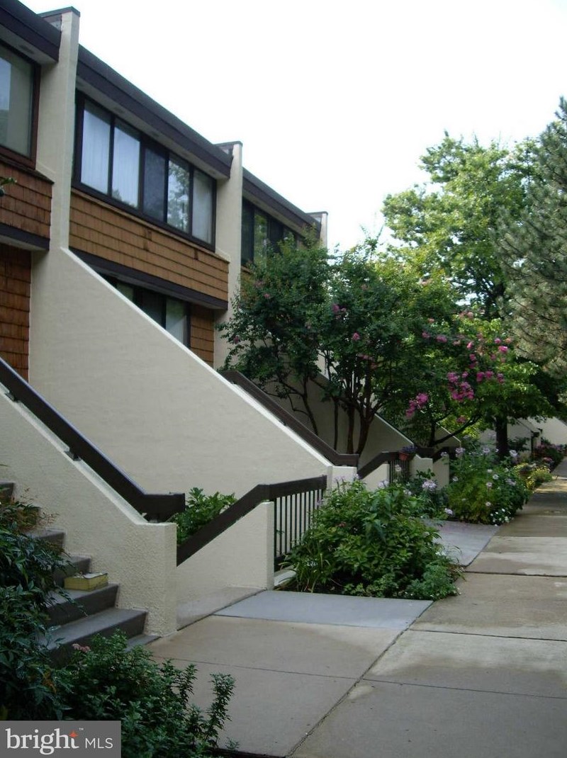 2310 S Quincy St #2, Arlington, VA