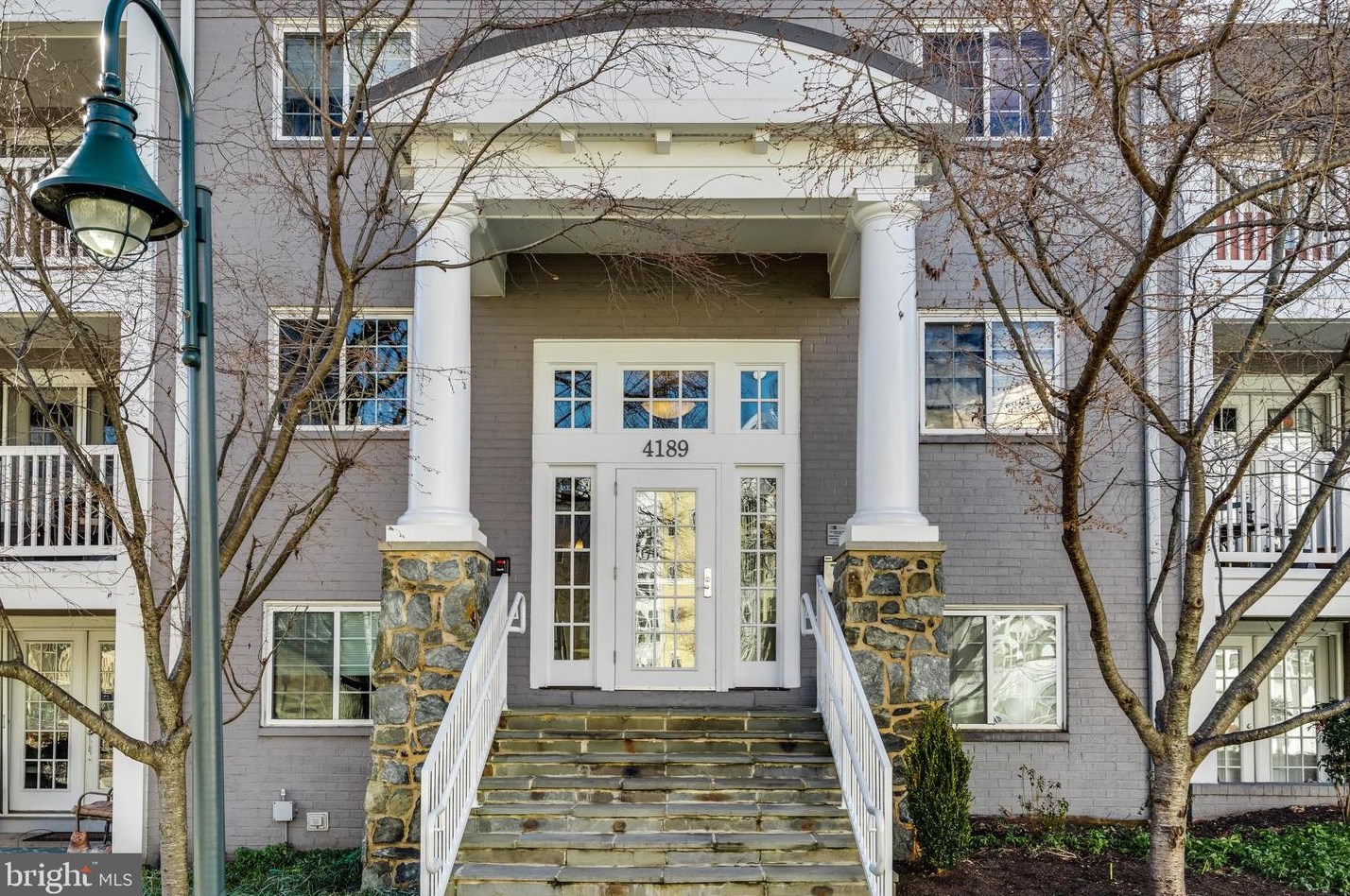 4189 S Four Mile Run Dr #303, Arlington, VA 22204