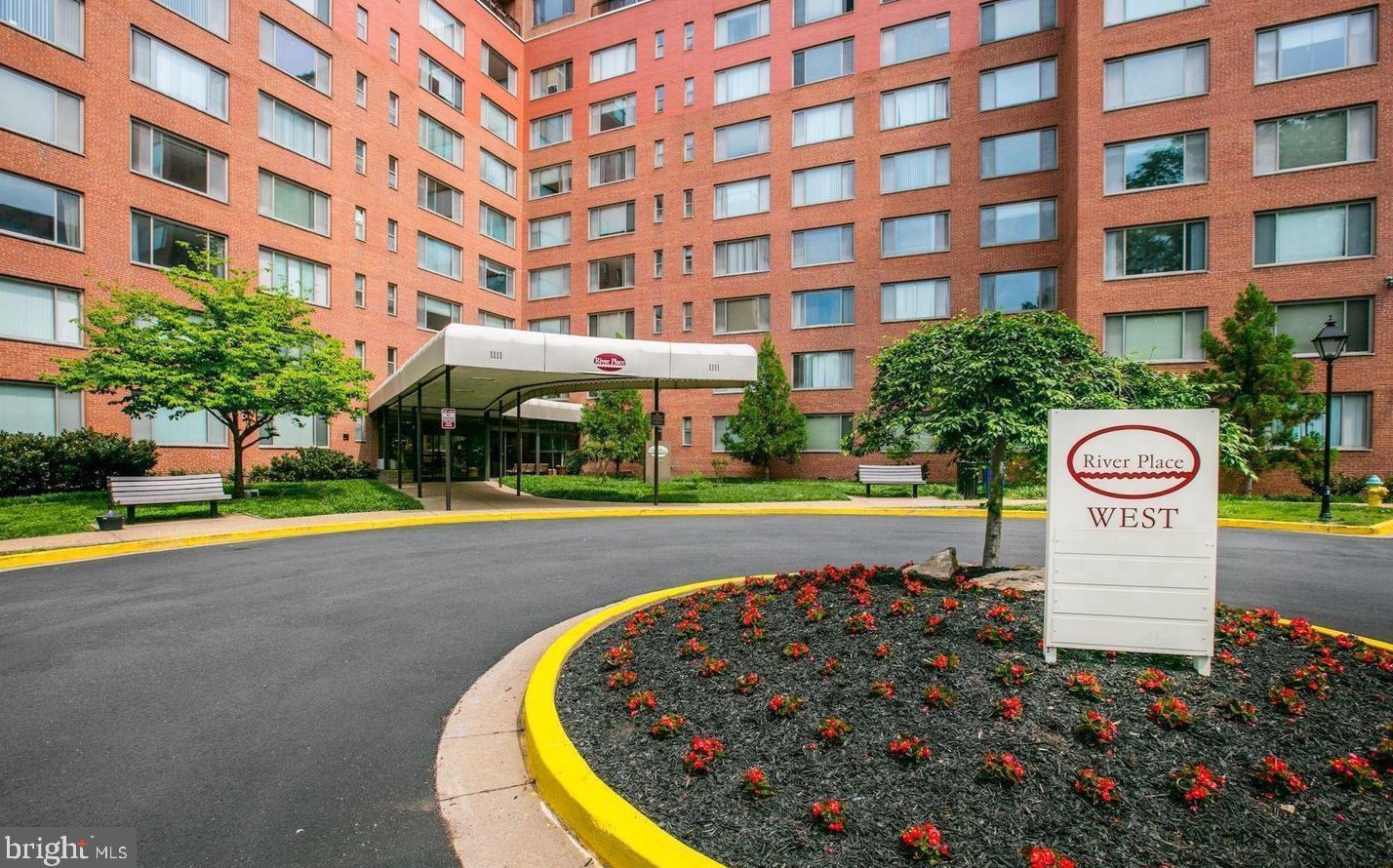 1111 Arlington Blvd Apt 624, Arlington, VA 22209