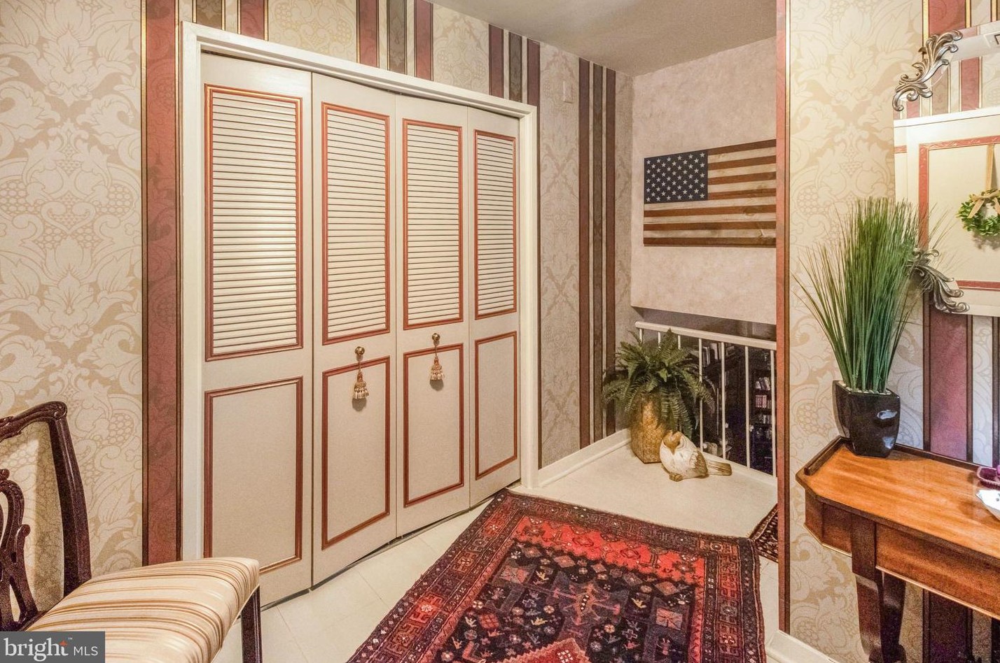 1200 N Nash St #211, Arlington, VA 22209