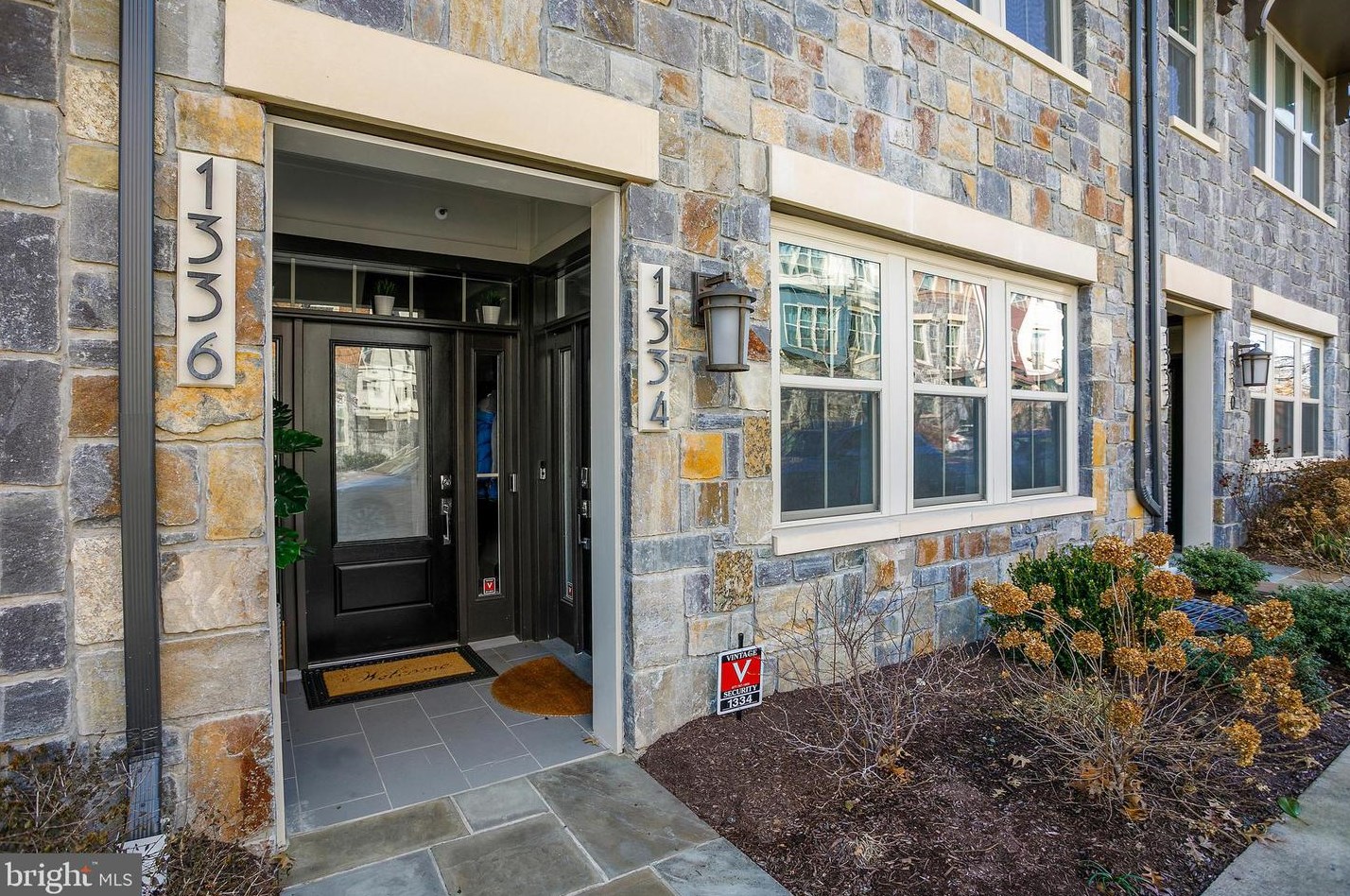 1334 Quinn St, Arlington VA  22204 exterior