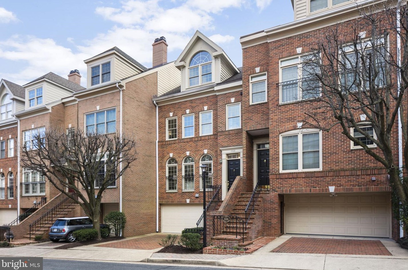 1522 Colonial Ct, Arlington, VA 22209-1439