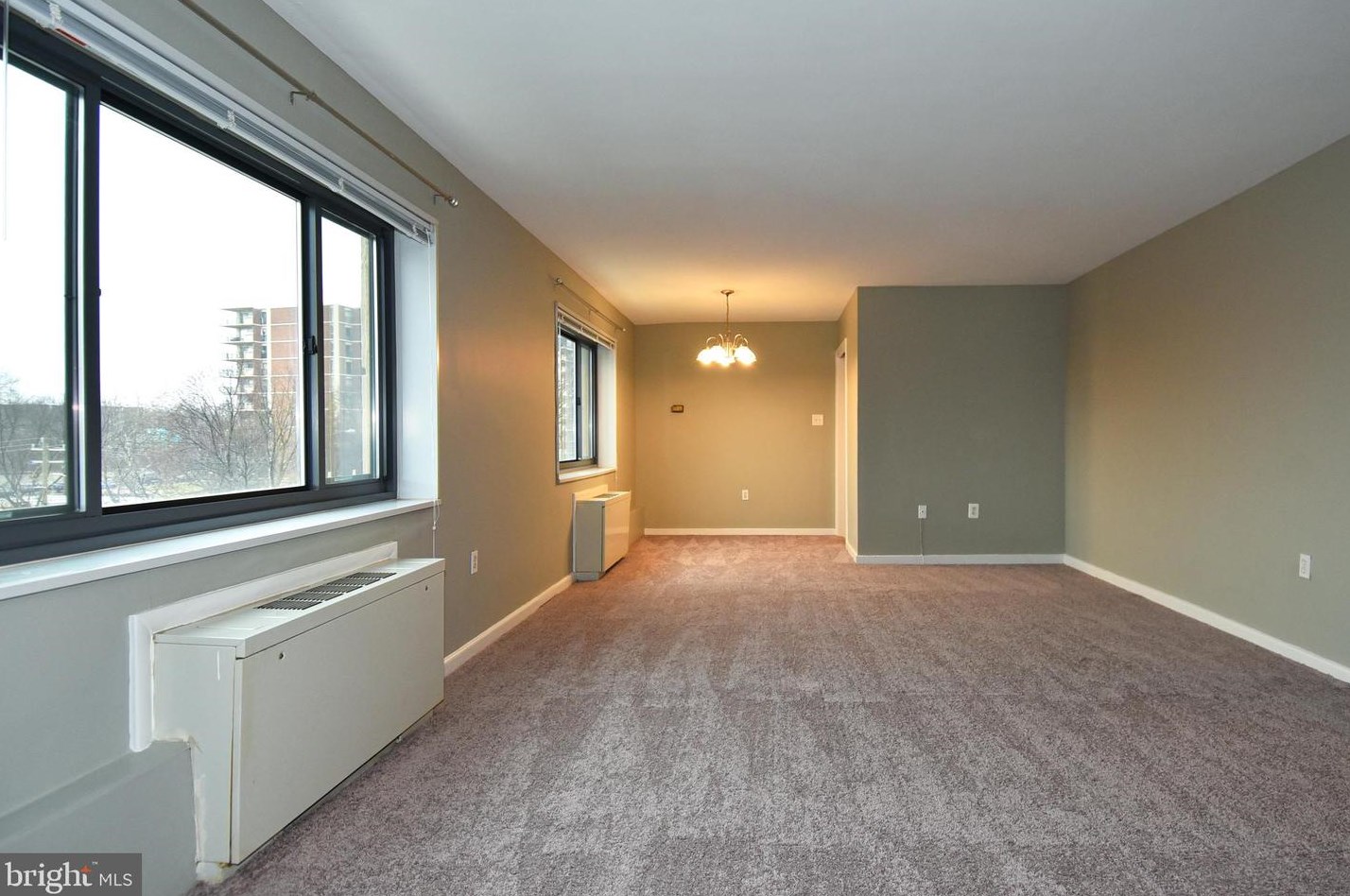 1300 S Arlington Ridge Rd #204, Arlington, VA 22202