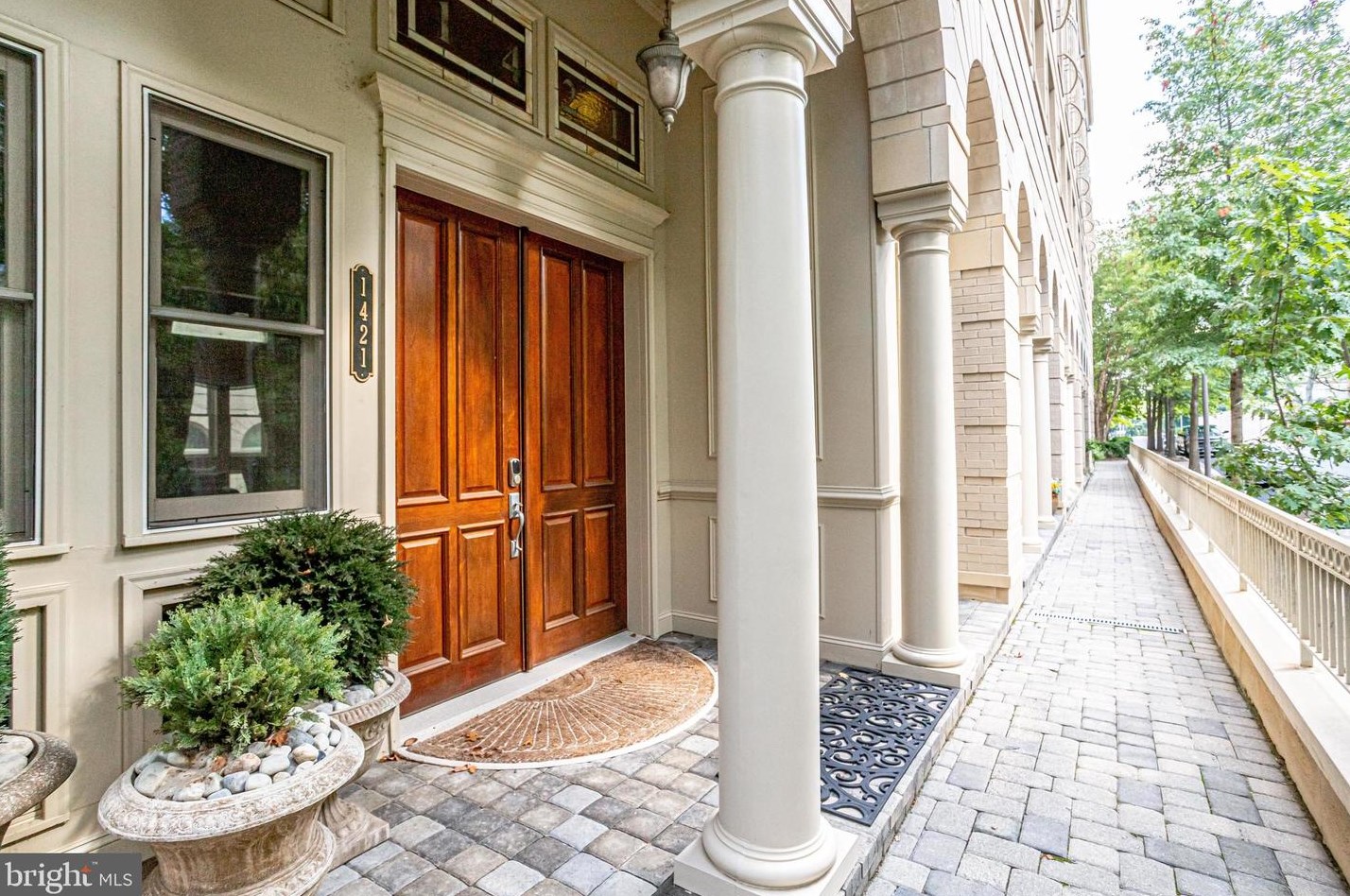 1421 N Nash St, Arlington, VA 22209
